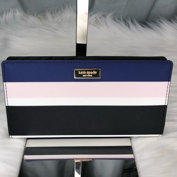 kate spade Handbags - Kate spade laurel way printed Stacy wallet